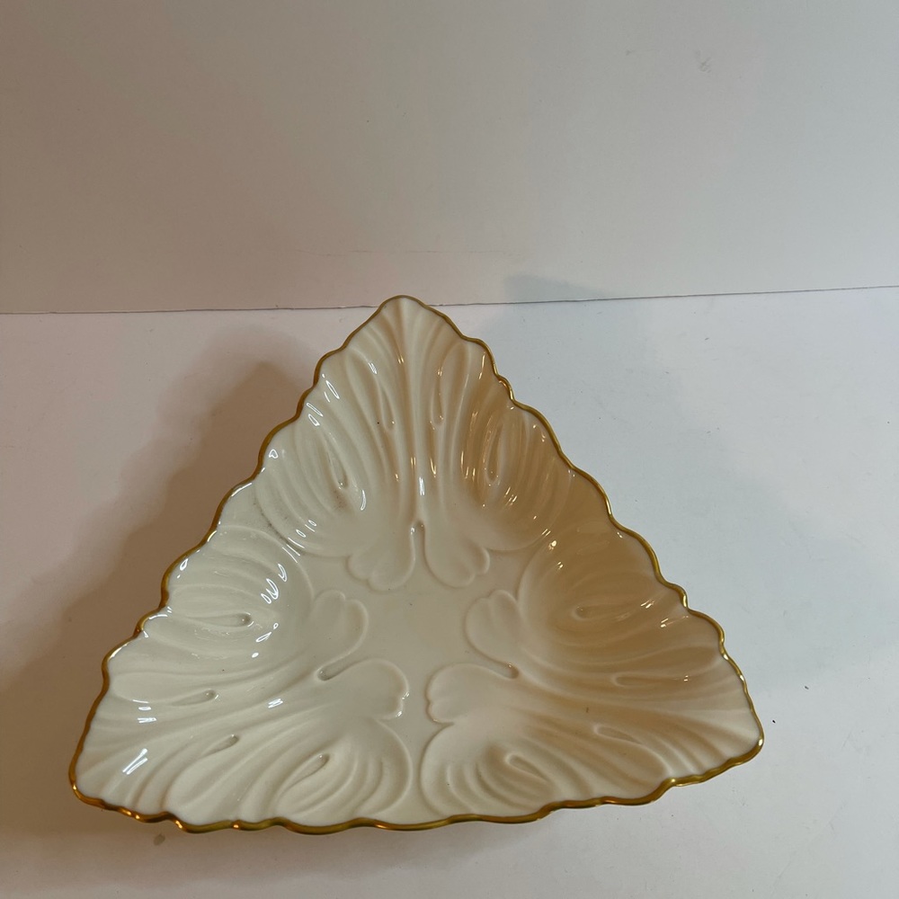 Lenox triangle dish